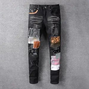 Jeans Hip-Hop uomo High Street Fashion Jeans neri attillati ricamati con Patch nera Jeans estivi da uomo