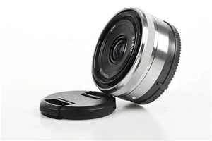 Objectif d'appareil photo plein format E-mount 16 mm F2.8 (SEL16F28 Argent) Fabriqué en Chine Grande ouverture deux fois plus lumineuse que F/4 Offrant une plus grande luminosité - Product Image 5