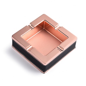 Cendrier carré tendance au design créatif en cuir PU pour homme - Product Image 6