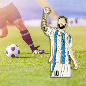 Pin de Solapa Personalizado de Esmalte Suave para Jugador de Fútbol, Copa Mundial, Pose de Celebración, Coleccionable para Fanáticos de Clubes de Fútbol, Fabricante de Souvenirs - Product Image 2