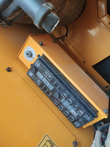 Excavadora de cadenas Hyundai 300LC-9S usada original de Corea, modelo 2020, motor de 30 toneladas en venta - Product Image 6