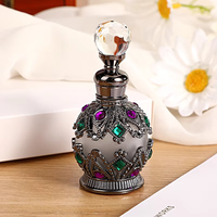 Diverses couleurs 15ml arabe Dubaï populaire antique Unique alliage métallique vide huile essentielle Attar bouteille verre bâton compte-gouttes