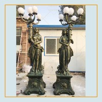 Décoration de jardin statue de torche féminine en bronze grandeur nature sculpture de lampe en laiton à vendre