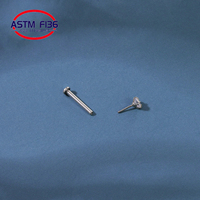 Vente en gros de clous d'oreilles en titane G23 ASTM F136, bijoux de corps à la mode avec zircon pour piercing d'oreille