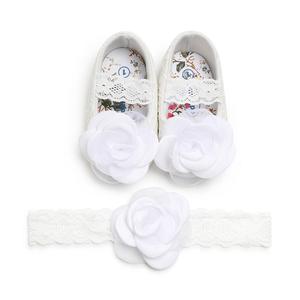 Niño del bebé <span class=keywords><strong>de</strong></span> <span class=keywords><strong>la</strong></span> flor <span class=keywords><strong>de</strong></span> encaje zapatos <span class=keywords><strong>de</strong></span> bebé primer <span class=keywords><strong>paseo</strong></span> zapatos con cinta para chica - Product Image 2