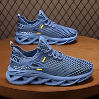 Chaussures Homme Respirantes en Maille Creuse Modèle 2025 Nouveauté Tennis Antidérapantes à Lacets Semelle Extérieure en Caoutchouc Rehaussantes pour l'Été