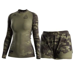 Ensemble MMA deux pièces camouflage pour femmes, rashguard à manches longues extensible à séchage rapide et short 2 en 1 pour l'entraînement et la remise en forme - Product Image 1