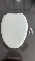 Abattant de toilettes moderne à fermeture douce avec amortisseur et charnière, forme allongée, dégagement rapide, garantie 3 ans pour salle de bain