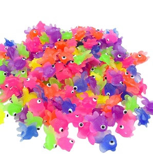 Jouet à presser en TPR en forme de <span class=keywords><strong>poisson</strong></span> doré, nouveauté pour distributeur automatique, jouet en plastique pour collection de capsules - Product Image 2