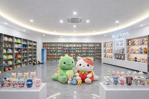 Großhandel Maßgefertigtes Superweiches Plüsch-Tierkissen 2-in-1 mit Decke, PP-Baumwolle, OPP-Beutel, Stressabbau für Geschenk & Erholung - Product Image 5