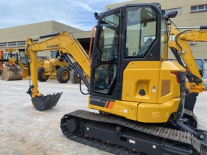 Nueva Miniexcavadora Hidráulica LIUGONG 9055F ZTS, Excavadora Compacta de Alta Eficiencia para Construcción Municipal y Paisajismo - Product Image 4