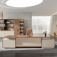 Scrivania Direzionale iULTRA Top Big CEO Silenziosa ed Elegante con Cassetti Frontali e Scaffali Aperti per Ufficio e Scrittura