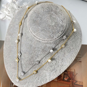 Collar de Cadena Delicado Chapado en Oro con Dijes de Perlas, Corazones y Flores de Circonio, Collar Apilable para Uso Diario de Mujeres - Product Image 4