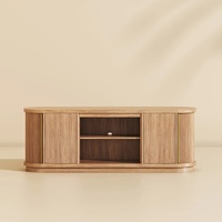 Meuble TV en bois naturel de style Japandi moderne, console multimédia à lattes cannelées, meuble TV en bois à bords incurvés, centre de divertissement de style Mid-Century