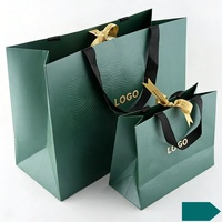 Sacs cadeaux en papier cartonné blanc de luxe recyclables avec logo personnalisé imprimé, poignées en ruban doré, sacs en papier pour petites entreprises