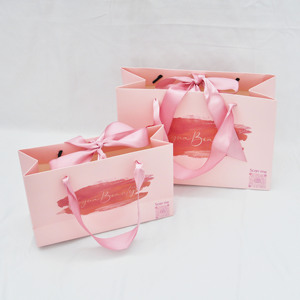 Bolsas de Regalo de Papel Rosa Personalizadas con Tres Tamaños Diferentes - Product Image 2