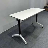 Tables de conférence modulaires pliantes modernes, adaptées aux hôtels, hôpitaux, écoles, lieux de formation, peuvent être utilisées comme table de réunion pliante.