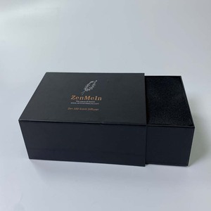 Caja de Regalo de Cartón Rígido Personalizable con Acabado Mate, Caja Magnética Personalizada para Calcetines, Velas, Cosméticos, Prendas de Vestir y Pieles - Product Image 4
