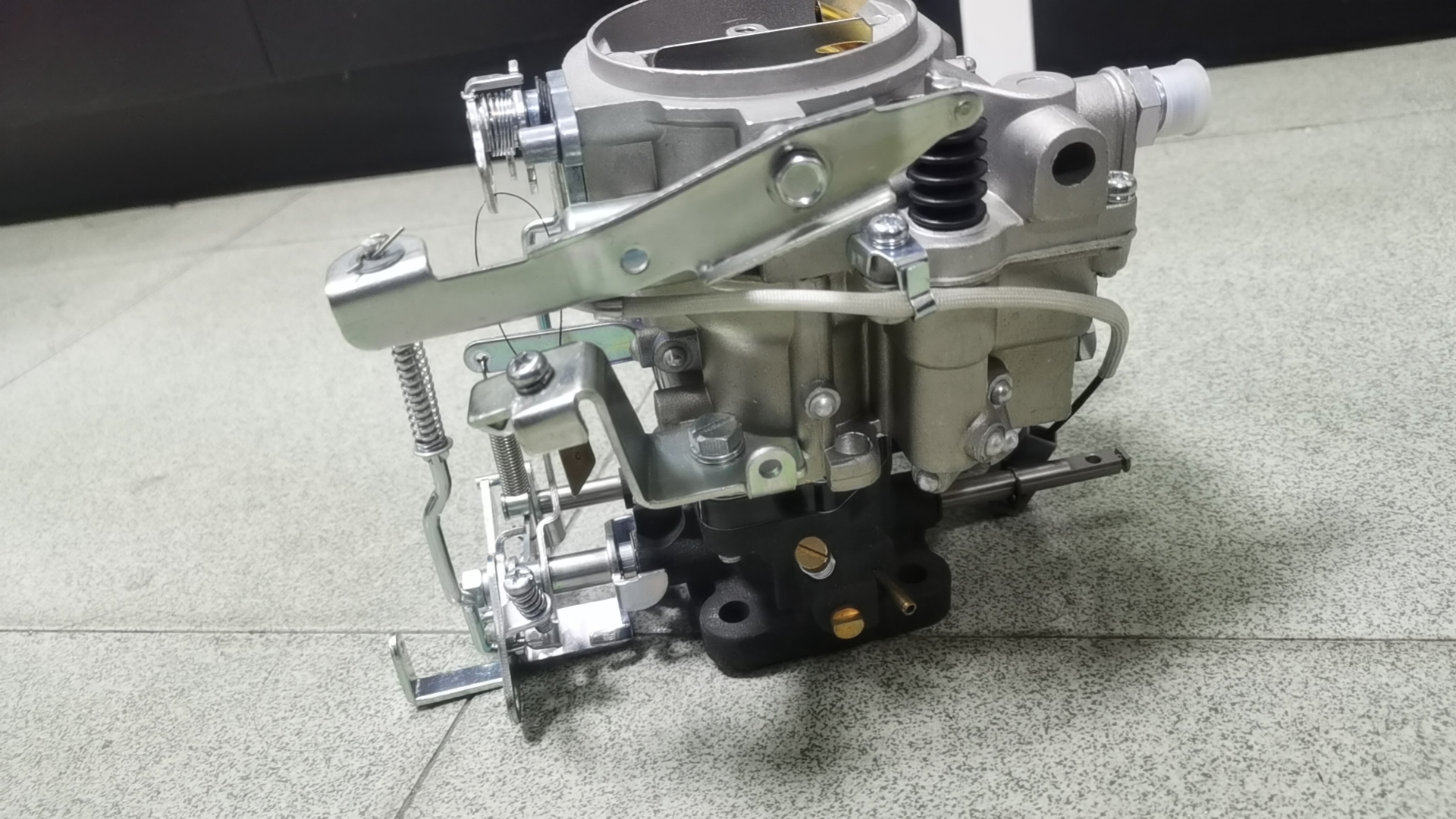 Carburetor 21100-61012 for Toyota 2F 4230CC FJ40 - 1year Warranty