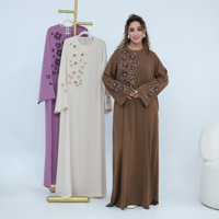 Abaya longue pour femmes musulmanes, robe maxi ornée de perles faites à la main, broderie florale tridimensionnelle, coupe ample, robe longue jusqu'au sol pour femmes