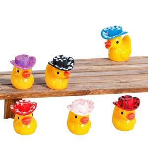 Sombreritos de plástico tridimensionales de color sólido, accesorios de joyería DIY, material para adornos pequeños de pato, venta al por mayor - Product Image 3