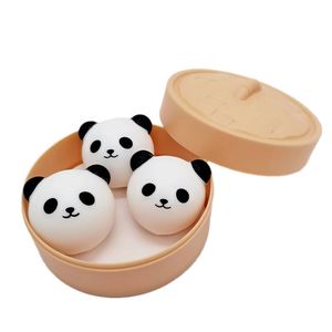 Jouet anti-stress personnalisé - Panda réaliste en forme de boulette vapeur, jouet Mochi créatif à rebond lent et compressible - Product Image 2