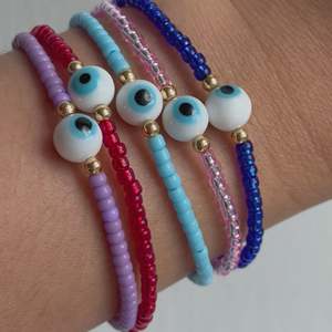 Bracelet artisanal ajustable en perles de rocaille avec breloque œil porte-bonheur coloré pour femme, bijou d'été - Product Image 2