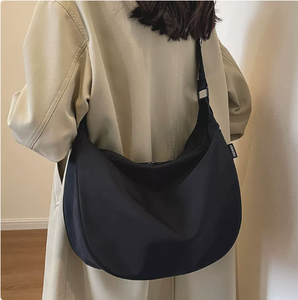 PEIQUAN Bayan Moda Su Geçirmez Oxford Büyük Kapasiteli Ayarlanabilir Crossbody Omuz Çantası Yeni Minimalist Çok Yönlü Günlük Spor - Product Image 2