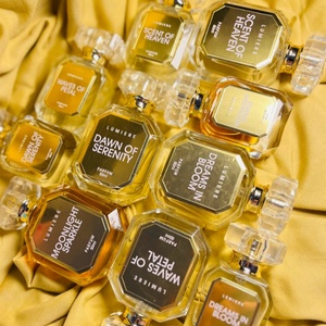 ขวดเทียนเครื่องสำอางป้ายน้ำหอมอลูมิเนียมสติกเกอร์ติดกาวงานฝีมือลายนูนโลโก้แบบออกแบบได้ตามต้องการ - Product Image 6