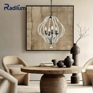 Lustre Marie Lucie-<span class=keywords><strong>Globe</strong></span> en perles de bois blanc avec candélabre en fer, pendentif Boho Coastal Farmhouse pour chambre à coucher, chambre d'enfant, foyer - Product Image 1