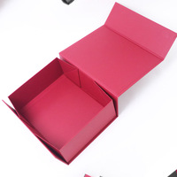 Emballage en papier rouge de luxe à impression personnalisée rigide pliable avec fermeture magnétique boîte cadeau en carton pliable magnétique avec logo