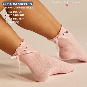 Kaus kaki Yoga dan lari kebugaran profesional, kaus kaki Yoga logo kustom. Kaus kaki Yoga logo khusus Kebugaran Pilates. - Product Image 1