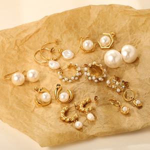 Joyería de Moda al por Mayor, Pendientes de Aro de Acero Inoxidable con Circonitas Geométricas y Perlas, Chapados en Oro de 18K, para Mujer - Product Image 4