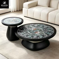 Ensemble de tables basses gigognes artisanales avec incrustations de coquillages, en bois noir, rondes, pour la décoration de la maison et du salon