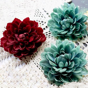 Fleur artificielle en soie Dahlia de 11 cm de diamètre pour décorations de mariage et projets créatifs - Product Image 1