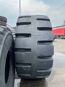 Neumático Sólido Sin Cámara OTR L-5 17.5-25 de Alta Calidad para Minicargadoras y Ruedas - Product Image 1