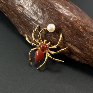 Broche de Lujo Hecho a Mano con Forma de Araña, Ágata Natural Nanhong y Perla de Agua Dulce, Chapado en Oro sobre Cobre, Joyería Fina - Product Image 3