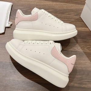 Scarpe di Design Alexander, Marca Rinomata, Fabbrica Cinese, Scarpe Casual Traspiranti da Passeggio per Uomo e Donna, Tomaia in Pelle Bovina, Suola in Gomma - Product Image 4