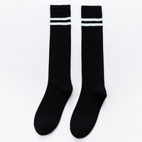 Vente en gros de chaussettes hautes en coton bon marché avec logo personnalisé chaussettes d'école à rayures blanches et rouges pour filles respirantes taille unique