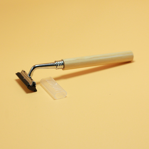 Của Người Đàn Ông Của Nhãn Hiệu Máy Cạo Râu Với Gỗ Xử <span class=keywords><strong>L</strong></span>ý Và Thép Không Gỉ Twin-<span class=keywords><strong>L</strong></span>ưỡi Dao Cạo Cho Cơ Thể Mặc Bikini Mặt Cạo Râu - Product Image 4