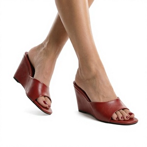 Sandalias de cuña color rojo vino para mujer, pantuflas con tacón, transpirables, antideslizantes, zapatos de verano para exteriores - Product Image 4