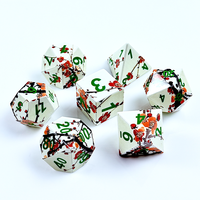 Dadu Polihedral Resin Padat Tepi Tajam 7 Buah 28g Motif Bunga Plum Cina Set Dadu RPG DND untuk Permainan Papan Roleplaying