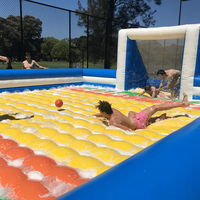 Structure gonflable aquatique robuste en PVC avec toboggan et terrain de football flottant - Fort aquatique de qualité commerciale