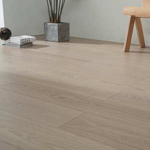 Plancher en bois massif REACH multicouche brossé, laqué UV, en frêne de qualité AB, résistant aux rayures, système clic, largeur 15 mm, pour appartement - Product Image 2