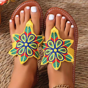Nouvelles sandales plates pour femmes 2025, style ethnique coloré, grandes sandales de plage à fleurs - Product Image 3
