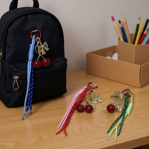 Porte-clés cerise avec corde et breloque en métal pour décoration et cadeau - Product Image 3