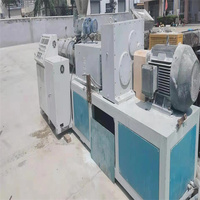 Extrudeuse plastique en pvc, ligne de production de tuyaux, extrudeuse de plastique, d'occasion ou deuxième main