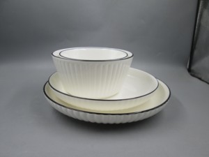 Vaisselle en céramique à rayures verticales simples pour la maison, assiettes et bols de style <span class=keywords><strong>Yamada</strong></span>, design tendance et de haute qualité, vente en gros - Product Image 2