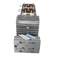 Moule d'extrusion sur mesure haute précision et haute performance pour cadres de portes et fenêtres en PVC/WPC/UPVC/PE/ABS, modèle ZT Mold ZTMOULD-D en acier