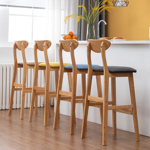 <span class=keywords><strong>Tabouret</strong></span> <span class=keywords><strong>de</strong></span> <span class=keywords><strong>bar</strong></span> moderne minimaliste en <span class=keywords><strong>bois</strong></span> massif <span class=keywords><strong>de</strong></span> style nordique avec dossier pour usage commercial dans les salons <span class=keywords><strong>de</strong></span> thé <span class=keywords><strong>et</strong></span> les zones <span class=keywords><strong>de</strong></span> réception - Product Image 1